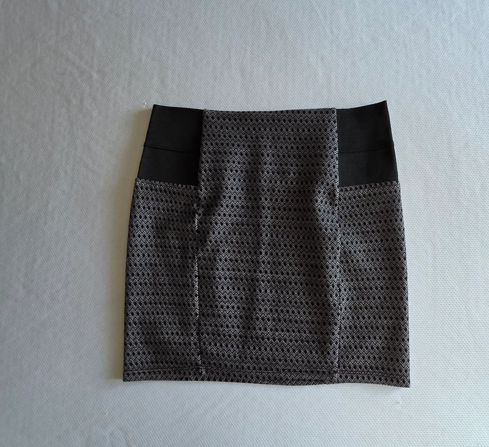 Falda corta gráfica S 36 Tally Weijl falda ajustada con motivos geométricos – photo 3